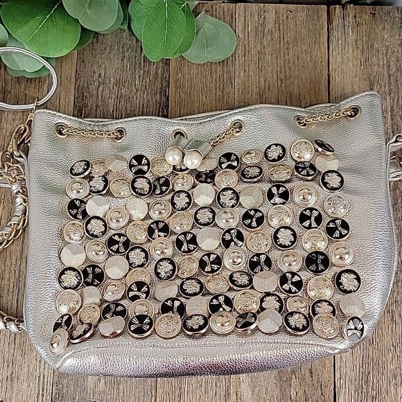 Unbranded silver metallic button studded drawstring shoulder bag - Picture 10 of 15